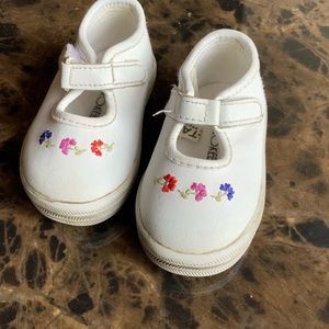 Girls shoes